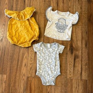 Baby girl 3-6 month boho short sleeve onesies and shirt. No tears or stains